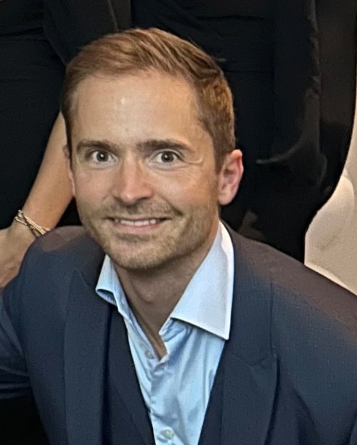 headshot.jpg (2)